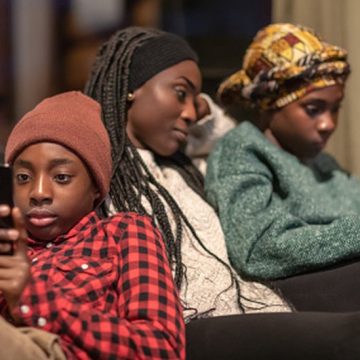 _123951996_gettyimages-1304768775-170667a Le vice des réseaux sociaux : une menace silencieuse qui gagne la jeunesse gabonaise