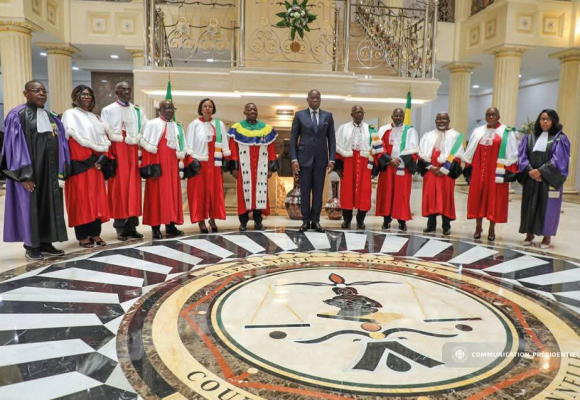 Image1 Prestation de serment des neuf juges constitutionnels : une étape institutionnelle majeure sous l’autorité du Chef de l’État