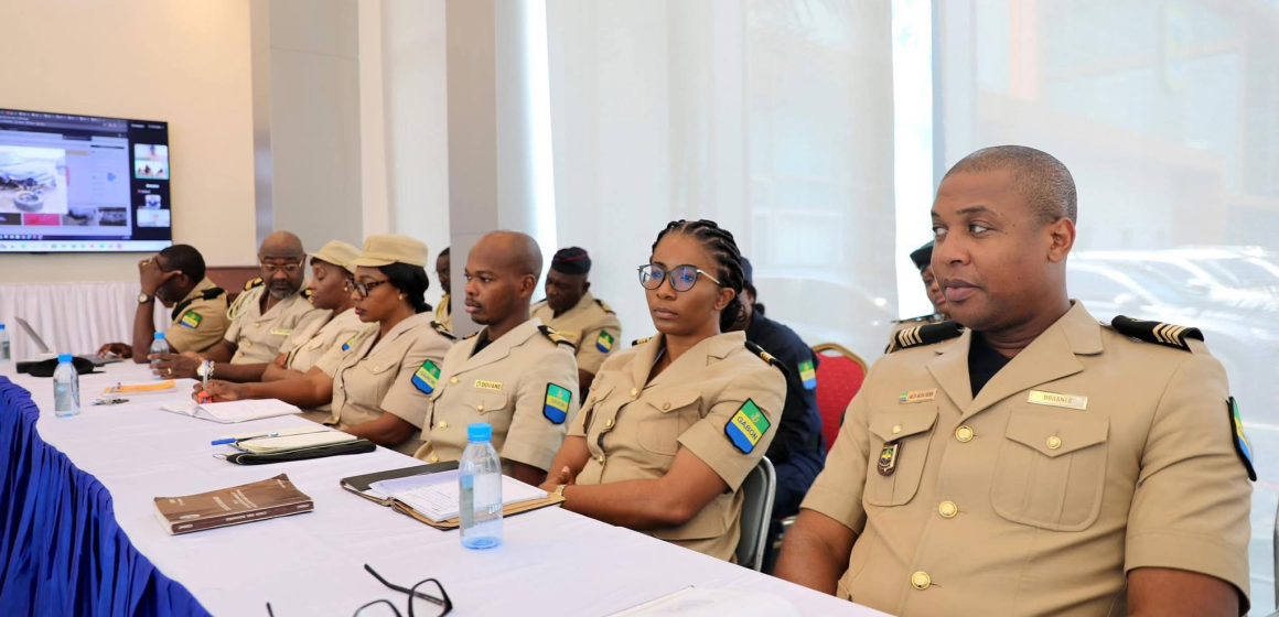 Image2 Douanes gabonaises : reconnaissance officielle d’un corps paramilitaire stratégique
