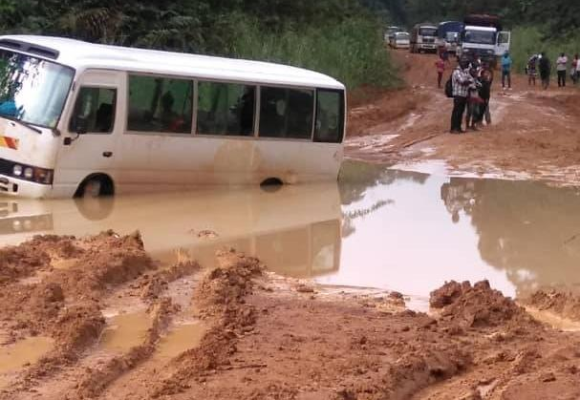 Image4 Quand le Gabon se déplace sans routes : vivre loin du goudron